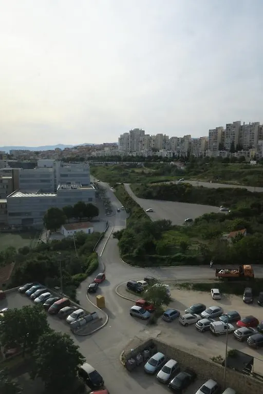 Apartment Veseli Split 0*,