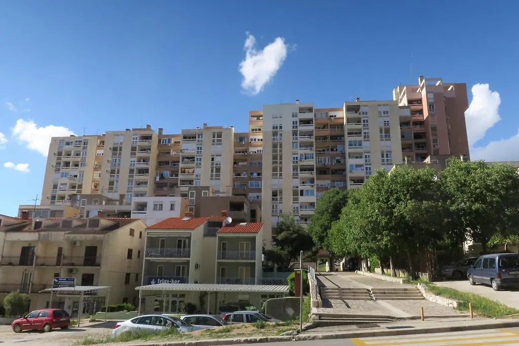Apartment Veseli Split 0*,